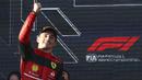 Selanjutnya, Charles Leclerc berhasil memenangkan balapan sekaligus memimpin perlombaan dari awal hingga akhir. Hal tersebut menjadi syarat ketiga dan keempat untuk menyabet gelar Grand Slam. (AP/Asanka Brendon Ratnayake)