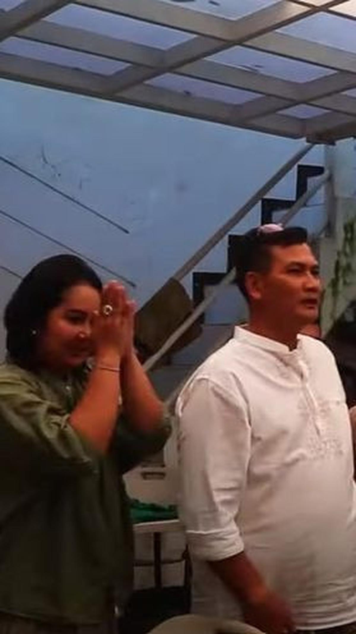 "Selamat merayakan Idul Adha, semoga ke ikhlasan kita bisa mencontoh Nabi Ibrahim," dia menambahkan.&nbsp;<br>
