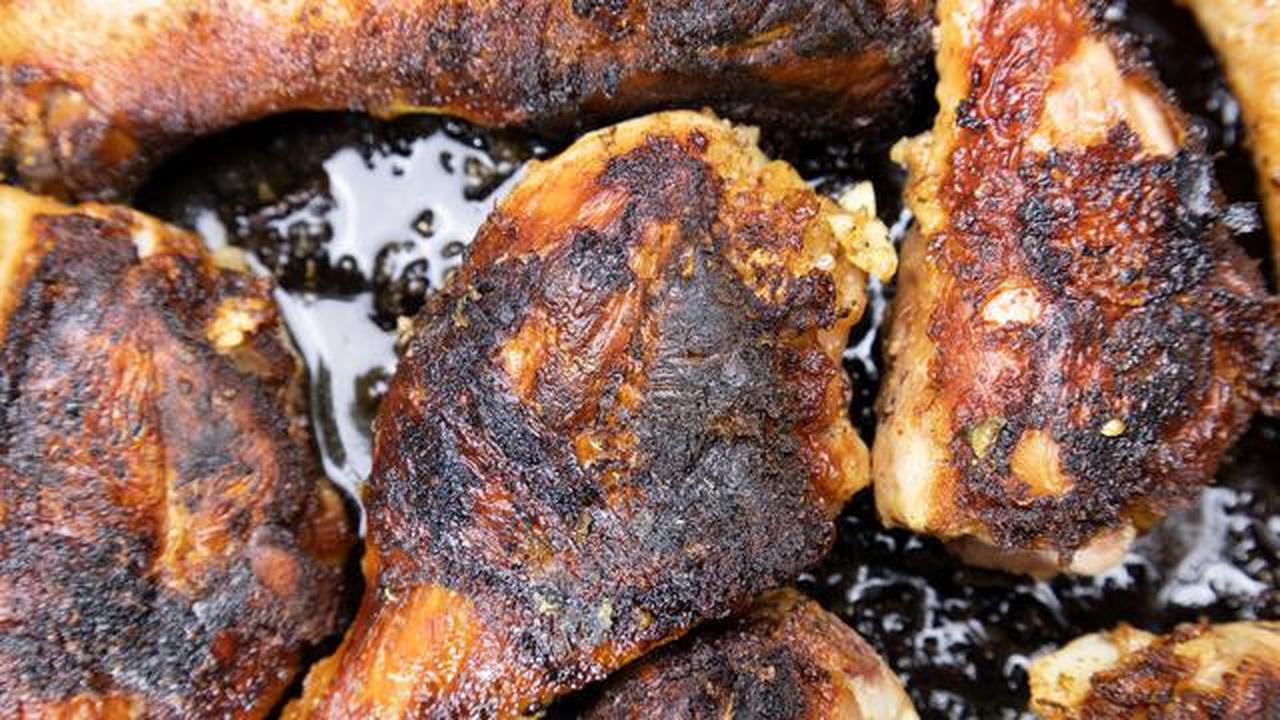 7 Cara Ampuh Menghilangkan Bau Gosong pada Makanan, Dijamin Tetap Enak!