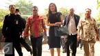 Ketua Pansus Pelindo II Rieke Diah Pitaloka tiba di Gedung KPK, Jakarta, Kamis (10/3). Kedatangan mereka bertemu untuk bertemu pimpinan KPK membahas temuan kasus Pelindo II. (Liputan6.com/Helmi Afandi)