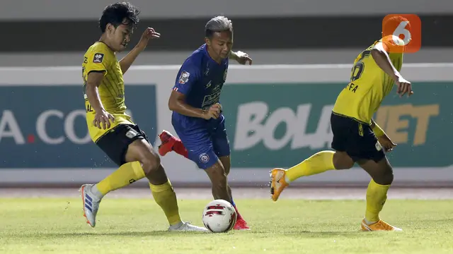 FOTO: Arema FC Tertinggal 0-2 dari Barito Putera di Babak Pertama - Dendi Santoso