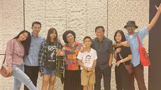 Menikah dengan Zeke Khaseli pada tahun 2014, kehidupan Ladya Cheryl memang jarang tersorot. Menjadi menantu seorang politisi yang merupakan purnawirawan TNI, pemeran Alya jauh dari pemberitaan. Apalagi hingga saat ini Ladya Cheryl pun tidak memiliki akun media sosial Instagram pribadi. (Liputan6.com/IG/@ami_gumelar)