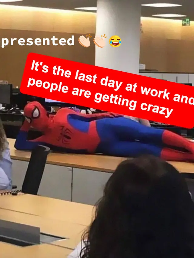 pegawai bank pakai kostum spiderman ke kantor (foto: imgur/boredpanda)