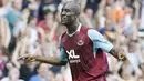 West Ham's Carlton Cole celebrates his goal against Blackburn Rovers during their Premier League game at Upton Park in London, on August 30 , 2008. West Ham won the match 4-1. AFP PHOTO/IAN KINGTON