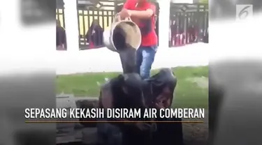 Sepasang kekasih asal Aceh Besar digerebek saat tengah berduaan di sebuah rumah.