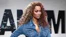 Tyra Banks baru-baru ini mengakui bahwa pada awal kariernya ia melakukan operasi plastik di bagian hidung. (instagram/tyrabanks)