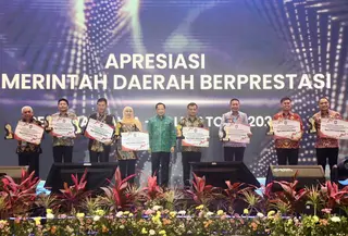Kementerian Dalam Negeri (Kemendagri) kembali memberikan apresiasi kepada pemerintah daerah (Pemda) berprestasi melalui kegiatan Apresiasi Pemerintah Daerah Berprestasi 2026 Batch II Regional Jawa-Bali.