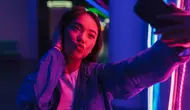 Hasil Foto dan Video Kurang Terang? Ini Rekomendasi Lampu Selfie LED untuk Bikin Konten