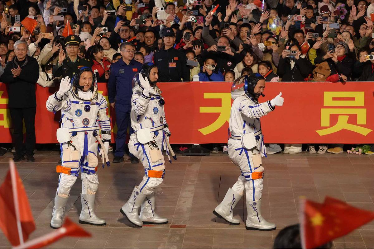 astronot china