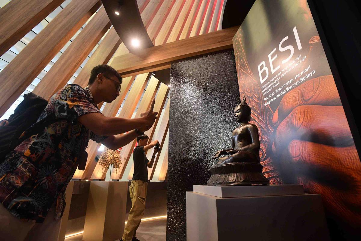 FOTO: Tanah Api, Jejak Jiwa,  Instalasi Seni Nusantara Sambut HUT ke-80 RI di Bandara Soekarno-Hatta