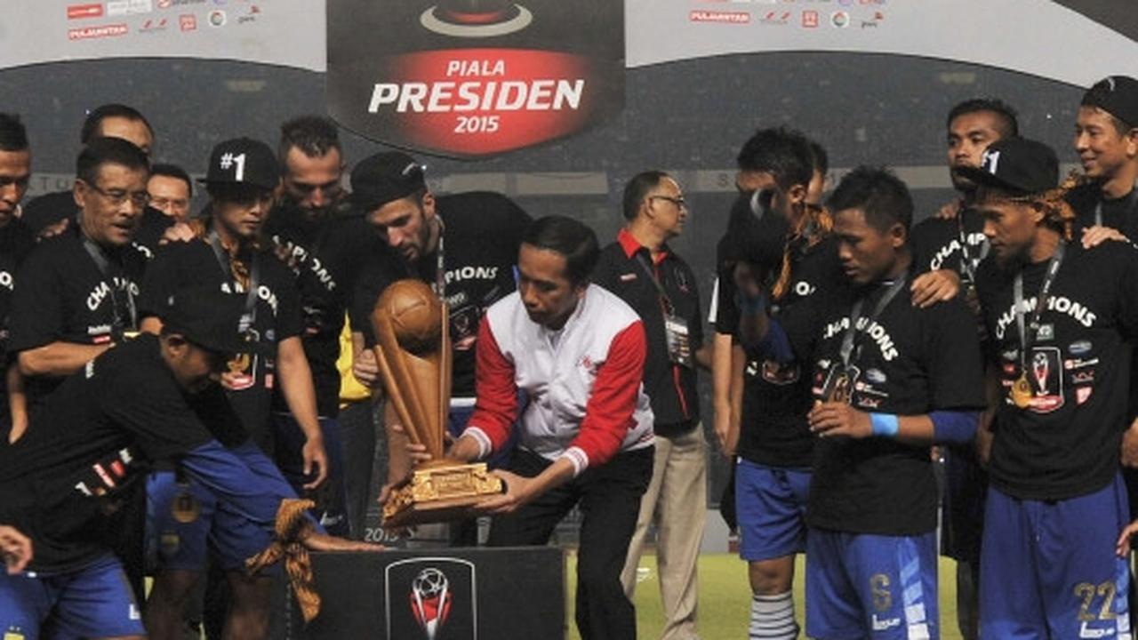 Euforia Persib angkat trofi juara Piala Presiden