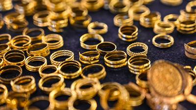 Harga Emas Pasar Dunia Melemah, Perhiasan Dijual Lebih Murah?