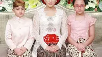 Tata Janeeta Pamer Foto Kenakan Busana Pernikahan Tanpa Wajah Suami, Dikira Hasil Editan