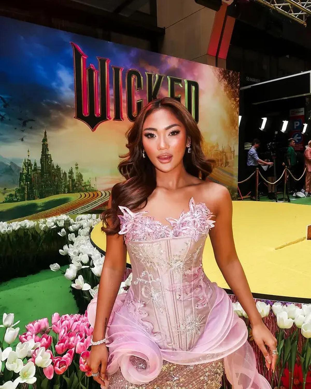 7 Potret Marion Jola Ngobrol Bareng Ariana Grande, Grogi Karena Lipstik