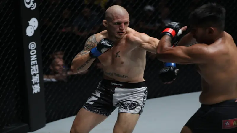 Petarung ONE Championship Zebaztian “The Bandit” Kadestam akan memperebutkan gelar juara dunia di Jakarta