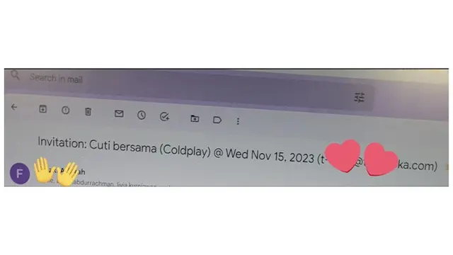 6 Potret Aksi Orang demi Bisa Nonton Coldplay Ini Kocak, Beragam Cara Dilakukan