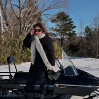 Kali ini Gisel memilih untuk menghabiskan waktu di Sapporo, Jepang, bersama tim dari Madame Gie, brand kosmetik miliknya. [@gisel_la].