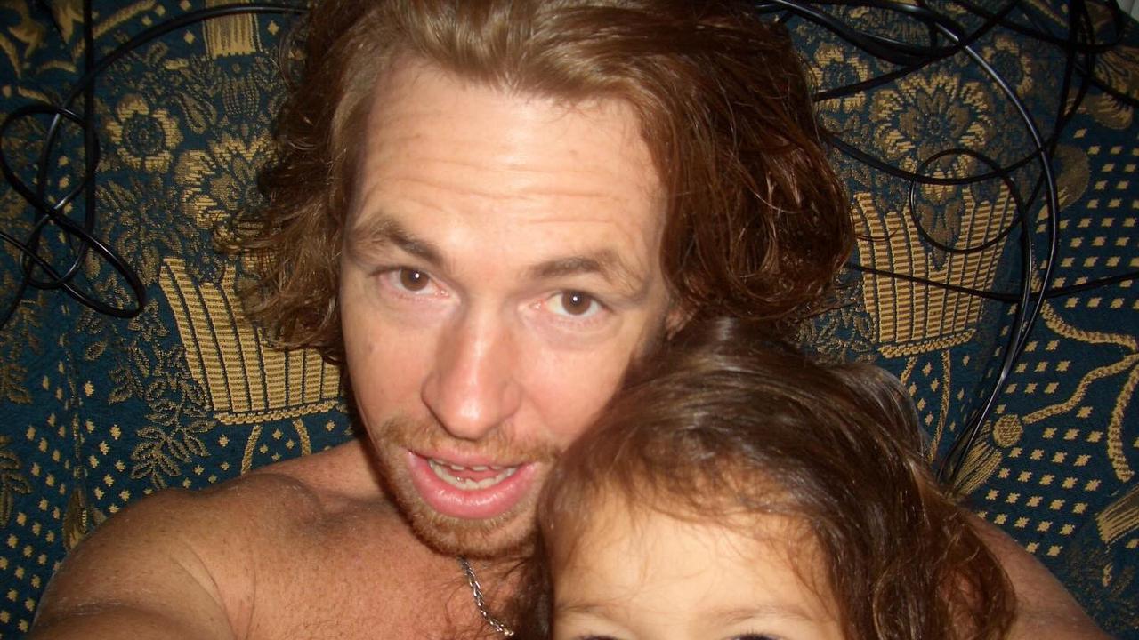 7 Potret Masa Kecil Rebecca Klopper Bareng Ayah Bulenya, Mirip Kamari Anak Jennifer Coppen