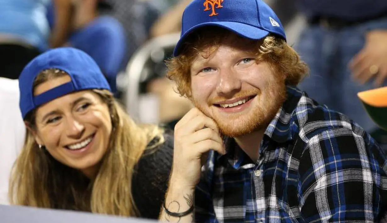 Lewat akun Instagram pribadinya, pelantun lagu "Perfect" tersebut mengunggah sebuah foto mesra. (ok-magazin.de)