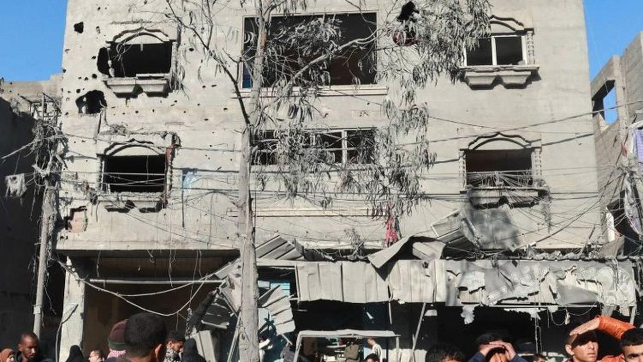 Mengutip Al Jazeera, Kementerian Kesehatan di Gaza mengatakan pada Kamis (22/2), sebanyak 99 orang tewas dalam semalam, sebagian besar dari mereka adalah wanita, anak-anak dan orang lanjut usia.&nbsp;Mohammed Abed/AFP