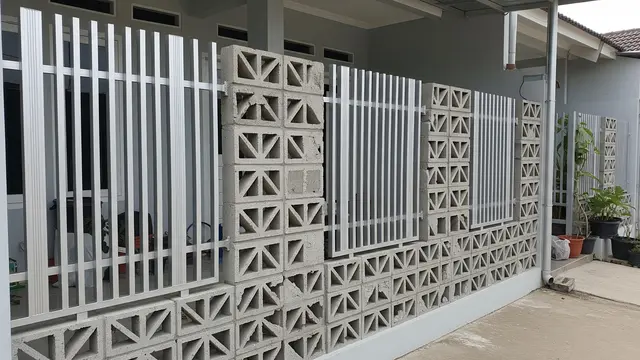 10 Model Pagar Mepet Teras Rumah Subsidi, Desain Minimalis, Fungsional, dan Estetik