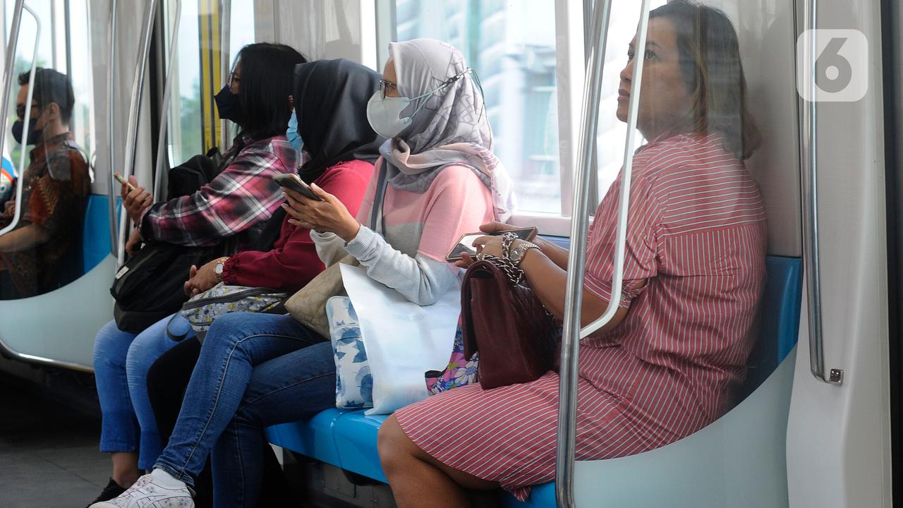 Aturan Dicabut,  Penumpang MRT Bebas Masker