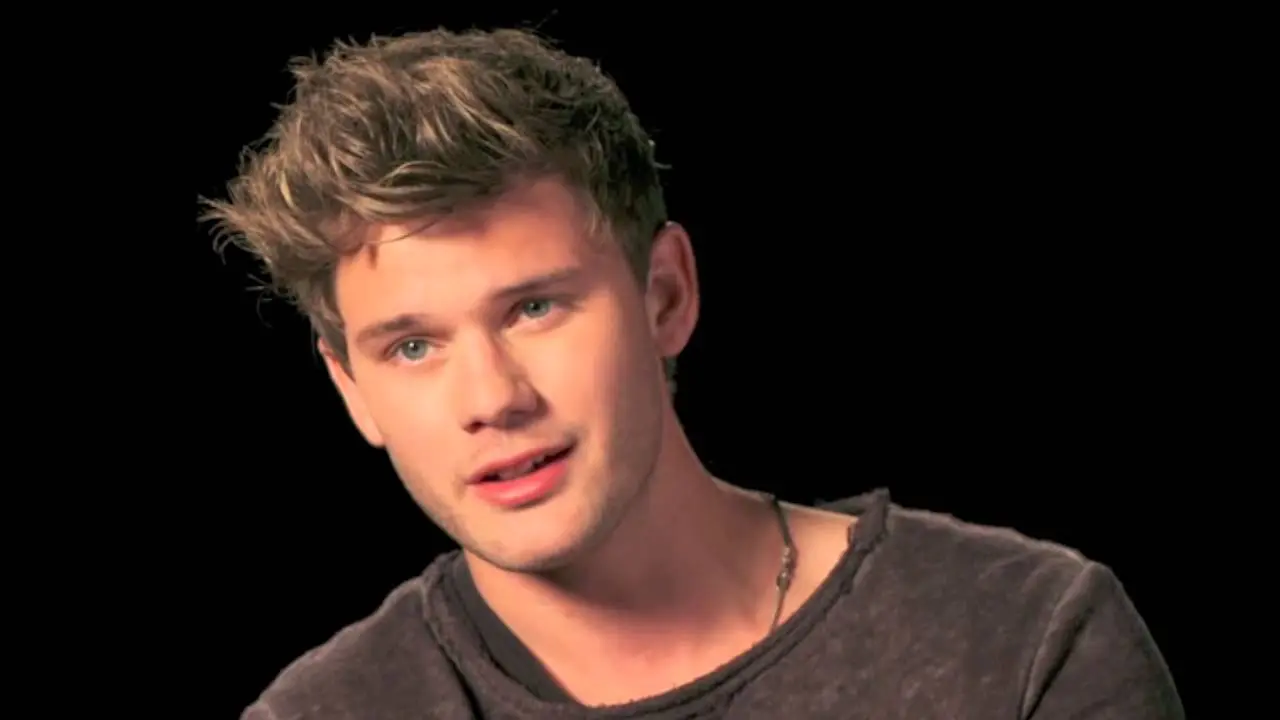 Jeremy Irvine