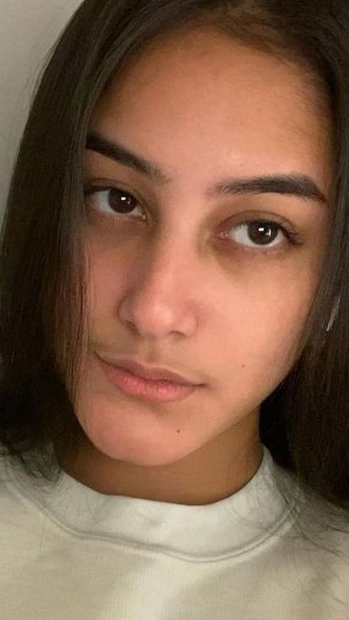 Raia juga tak segan memperlihatkan wajah polos tanpa make up.