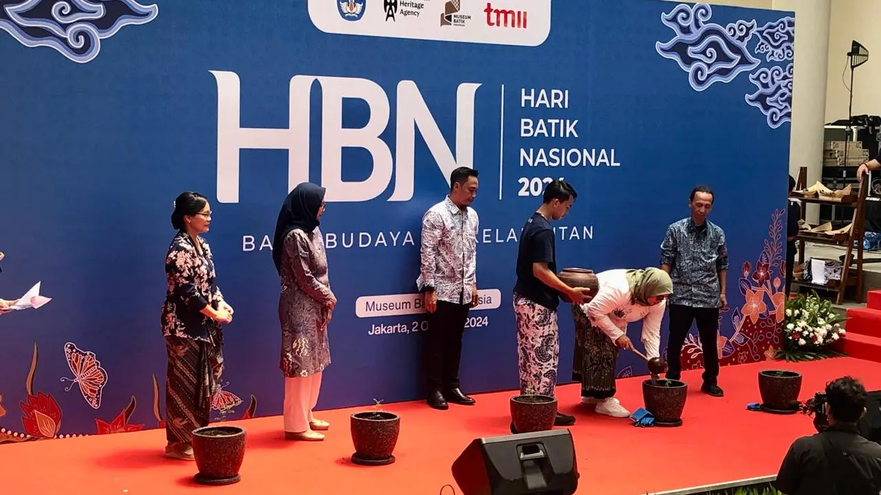 Mempraktikkan Cara Menanam Tanaman Indigofera