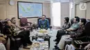 Suasana pertemuan jajaran SCM dengan Duta Besar Malaysia untuk Indonesia, Zainal Abidin di Kedutaan Besar Malaysia, Jakarta, Rabu (22/1/2020). Pertemuan tersebut membahas kerja sama di sektor media. (Liputan6.com/Faizal Fanani)