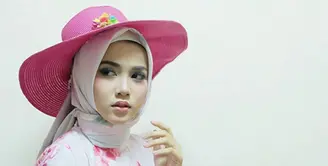 Syifa Fatimah, pemenang Puteri Muslimah Indonesia 2017 yang ternyata memiliki segudang prestasi sebelumnya. Bukan pertama kali mengikuti ajang kecantikan seperti ini, Syifa telah memegang beberapa gelar lainnya. (Instagram/syifafatimah3)