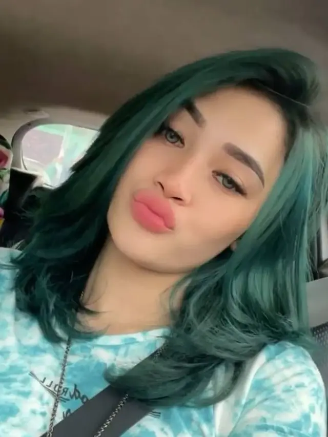7 Potret Terbaru Arlida Putri dengan Warna Rambut Baru Ini Makin Menawan