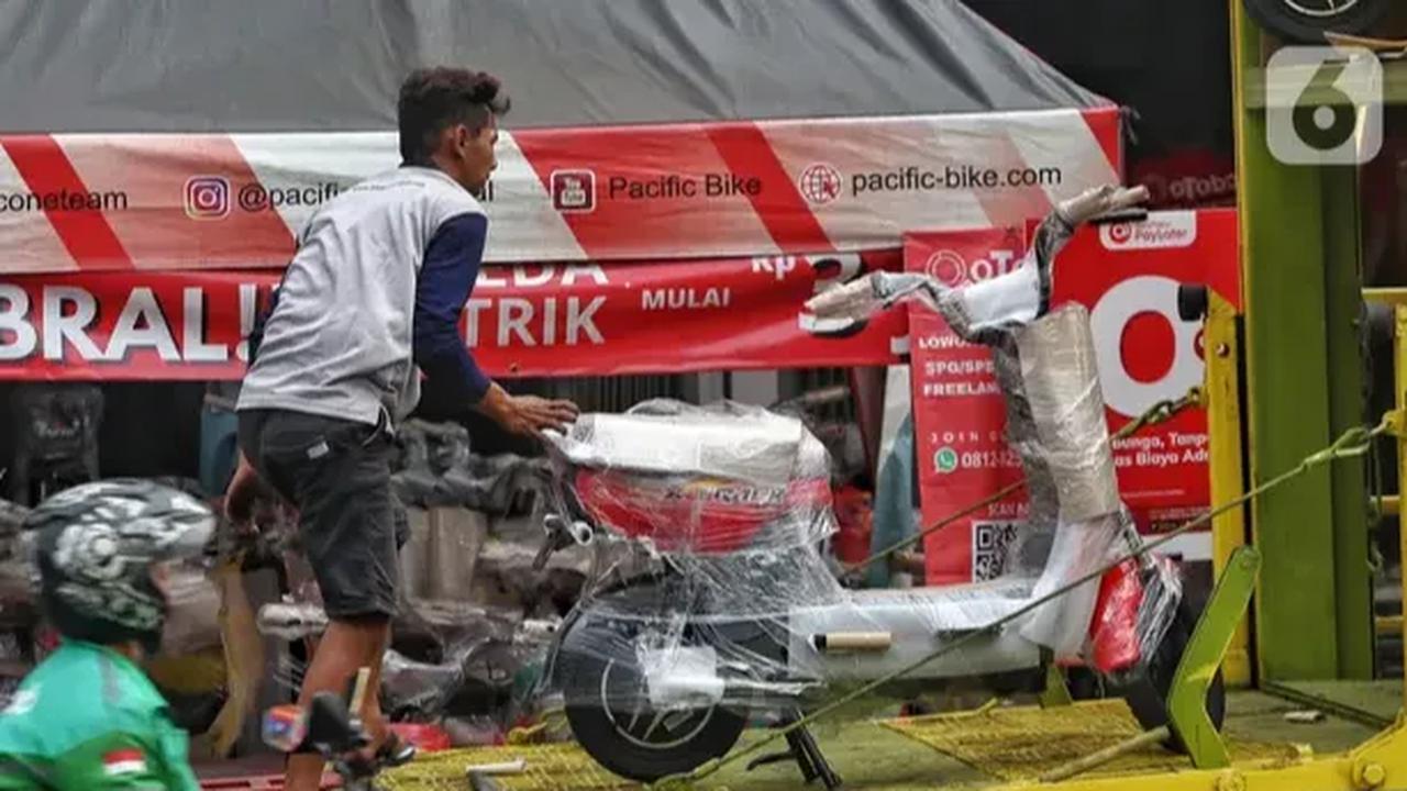 Sejauh ini, sepeda listrik yang dia gunakan masih cukup baik dan tidak mengalami kerusakan.