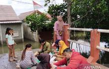 Dinkes Bekasi Siagakan Pelayanan Kesehatan 24 Jam untuk Korban Banjir