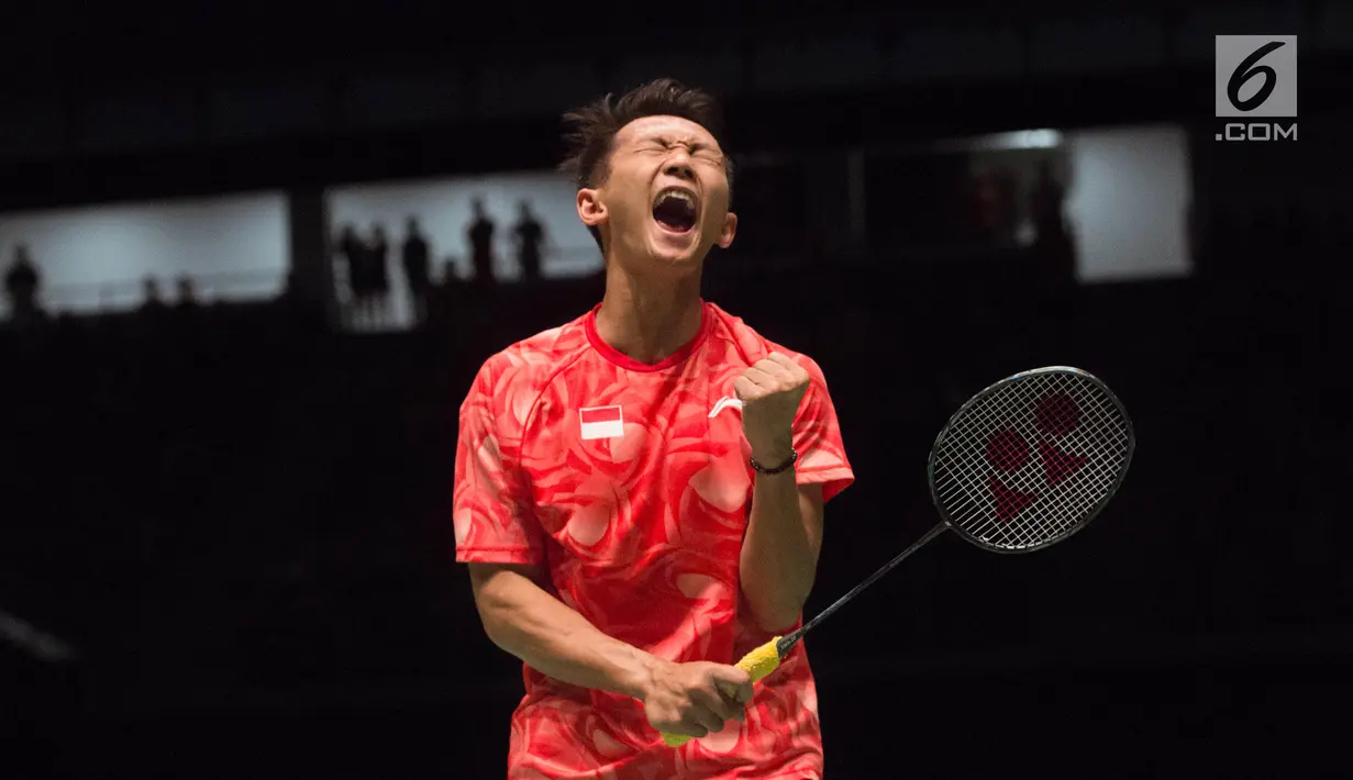 Ekspresi pebulutangkis Indonesia Ihsan Maulana Mustofa saat merayakan kemenangannya usai melawan Malaysia, Lee Zii Jia pada final bulu tangkis beregu putra SEA Games XXIX Kuala Lumpur, Malaysia, Kamis (24/8). (Liputan6.com/Faizal Fanani)