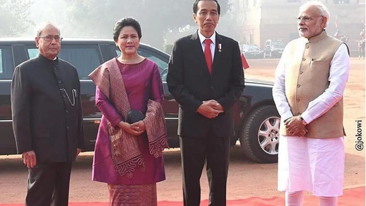 Gaya Busana Baju Kurung Ala Ibu Iriana Joko Widodo 