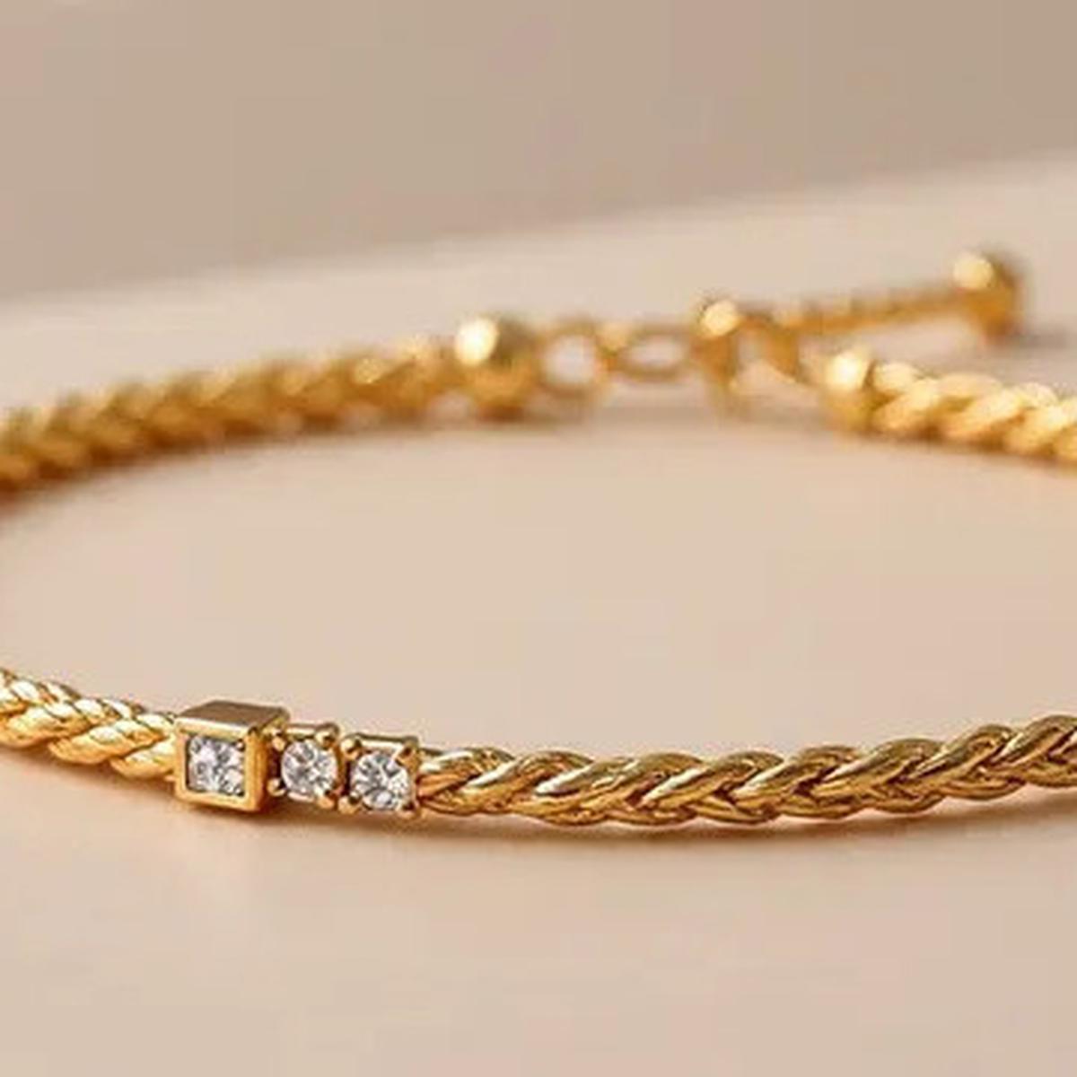7 Model Gelang Emas untuk Muslimah Tangan Kecil dan Update Harga Terbaru 18 Juli 2025