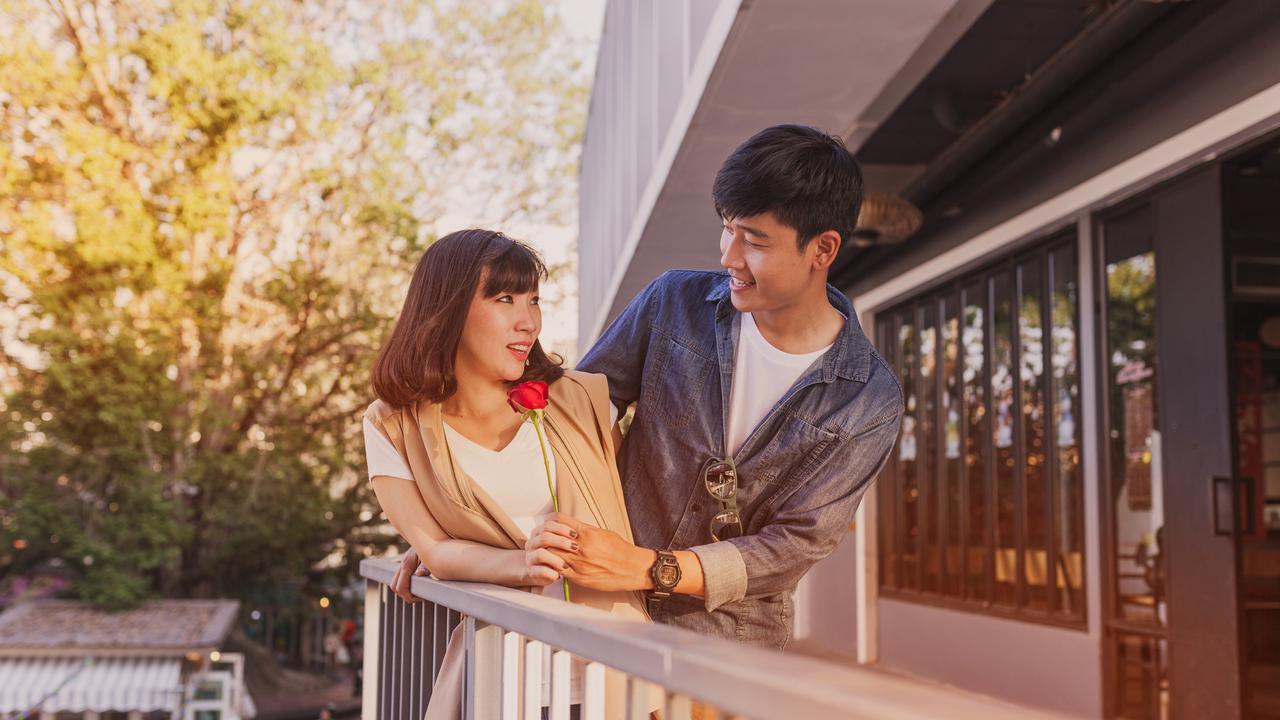 ilustrasi pasangan dengan zodiak aquarius