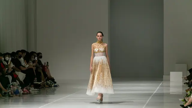 Sebastian Gunawan Signature 2022/2023