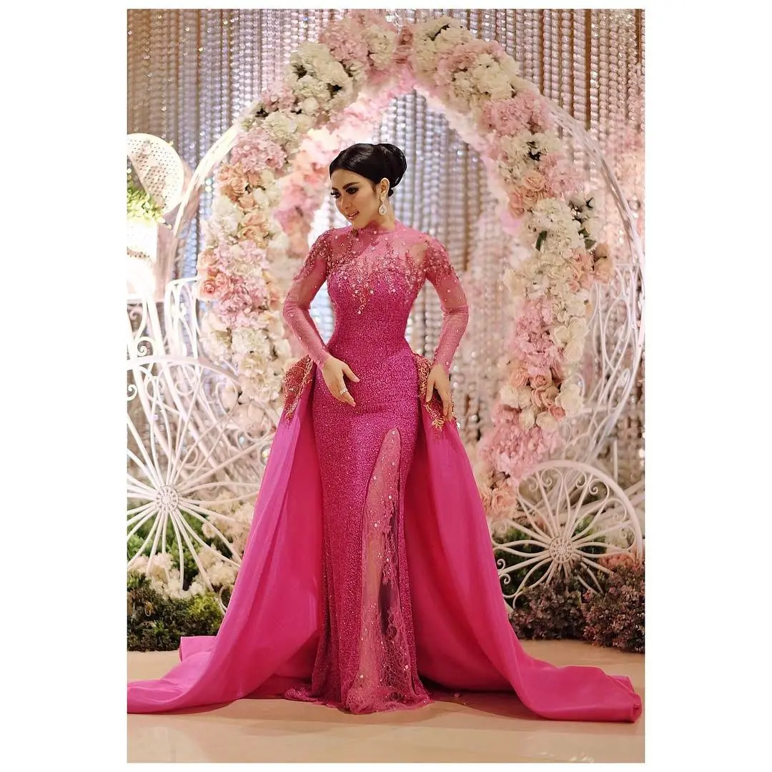 Syahrini memakai gaun saat menghadiri acara formal. (sumber foto: @princessyahrini/instagram)