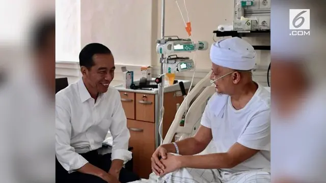 Presiden Joko Widodo menjenguk Arifin Ilham yang saat ini sedang dirawat di RSCM Kencana, Jakarta.