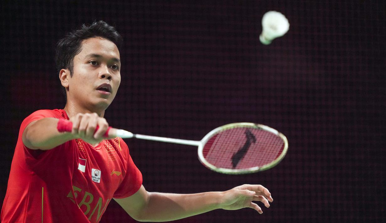 Atlet bulutangkis tunggal putra Indonesia, Anthony Ginting saat tampil melawan wakil China dalam final Piala Thomas 2020 yang berlangsung di Denmark, Minggu (17/10/2021). (AFP/Ritzau Scanpix/Claus Fisker )