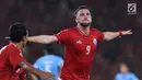 Pemain Persija, Marko Simic membentangkan tangan saat merayakan gol ke gawang Johor Darul Takzim pada lanjutan penyisihan Grup H Piala Asia 2018 di Stadion GBK, Jakarta, Selasa (10/4). Persija menang telak 4-0. (Liputan6.com/Helmi Fithriansyah)