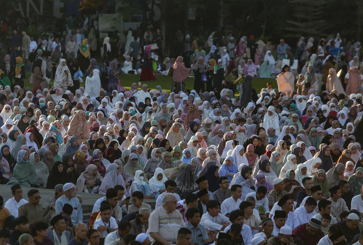 FOTO: Ribuan Jemaah Muhammadiyah Salat Idul Fitri di Bogor