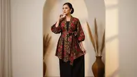 Kebaya Kimono Batik Balon/Batik Lengan Balon Potongan 3/4 Elegan  (Sumber: gemini.com)
