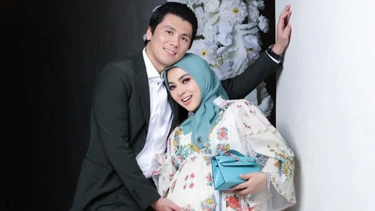 7 Potret Terbaru Syahrini yang Kini Aktif Pamer Baby Bump, Ngidam Makanan Sunda