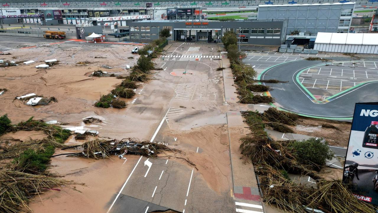 FOTO: Kondisi Terkini Kompleks Sirkuit MotoGP Valencia Rusak Parah Akibat Terjangan Banjir, Aspal Sampai Terlepas