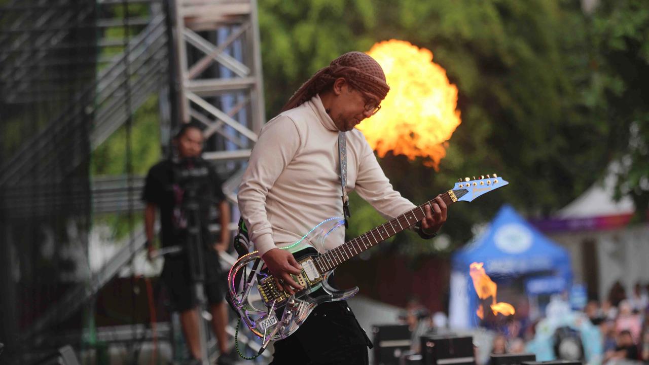 FOTO: Wali Hadirkan Nuansa Religius Jelang Buka Puasa di KLBB Festival 2026