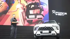 Rifat Sungkar Brand Ambasador of Mitsubishi Motors Indonesia Menghadiri peluncuran resmi Mitshubishi New Xforce HEV dalam ajang GAIKINDO Indonesia International Auto Show (GIIAS) 2026 yang berlangsung di ICE BSD City. (KLY/ Budy Santoso)