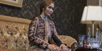 Begini jawaban Inul Daratista saat diwawancara oleh majalah TIME soal kondisi Indonesia.